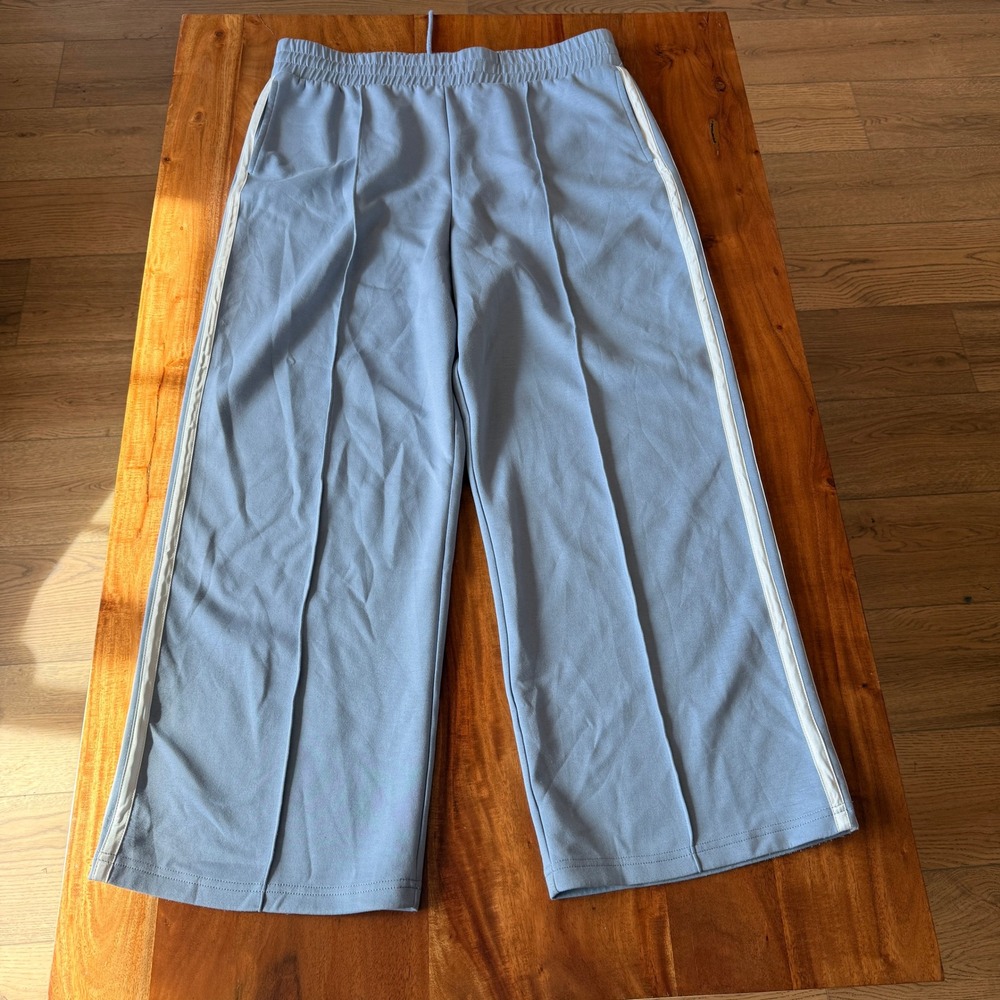 Garage Women's Baby Blue With White Leg Stripe Wide Leg Sweats Size‎ XL